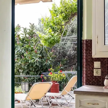 Apartment Erato In *
